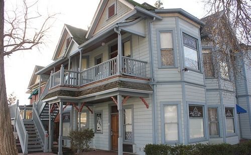 Irwin Street Inn Hanford Exterior photo